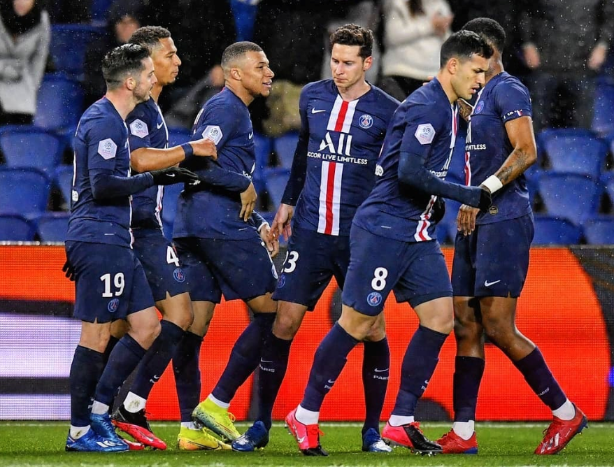 姆巴佩压制级发挥，智利强压乌克兰