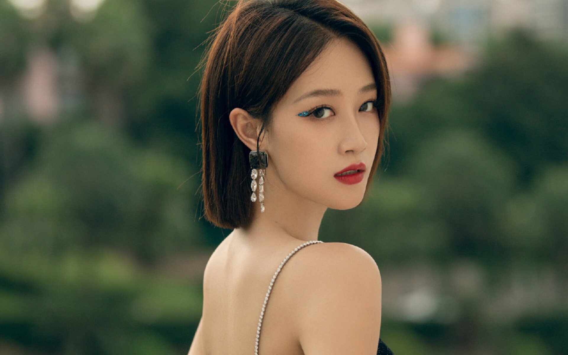 绝境铸魂,当新疆利刃出鞘,布伦森化身欧洲战神